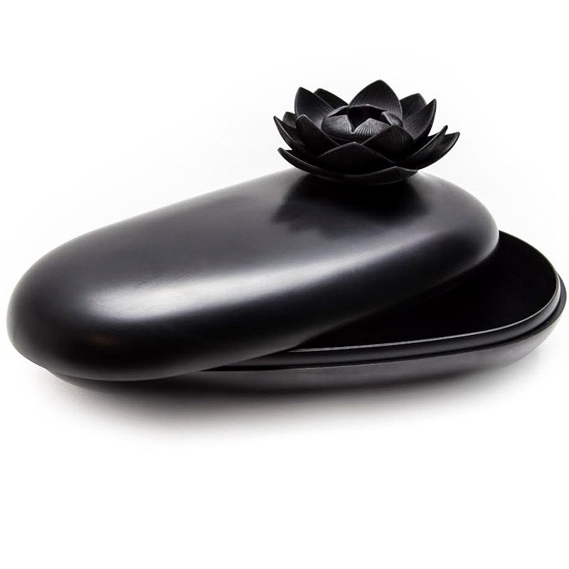 Шкатулка Lotus черная Шкатулка Lotus чернаяДля украшений<br>Шкатулка Lotus черная<br>Размер: 7.8 x 20 x 10.8 см; Объем: None; Материал: Пластик; Цвет: Черный;