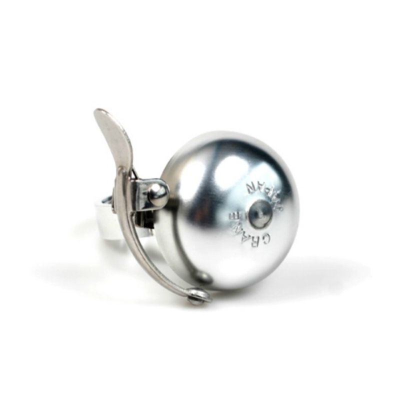 Звонок Crane Suzu Polished Звонок Crane Suzu PolishedПапе<br>Звонок японского происхождения.<br>Размер: None; Объем: None; Материал: Металл; Цвет: Серебристый;