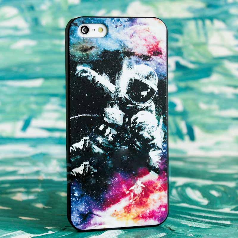 Чехол Космос (Космонавт) для iPhone 6/6S Чехол Космос (Космонавт) для iPhone 6/6SЧехлы для телефона<br>Актуальный дизайн для чехла смартфона.<br>Размер: None; Объем: None; Материал: Пластик; Цвет: Синий;