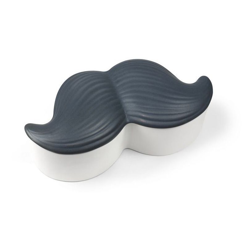 Контейнер для хранения Stache Box Контейнер для хранения Stache BoxПриколы и юмор<br>Контейнер для хранения Усы<br>Размер: 9,5 x 17,7 x 7 см; Объем: None; Материал: Керамика; Цвет: Белый / Черный;